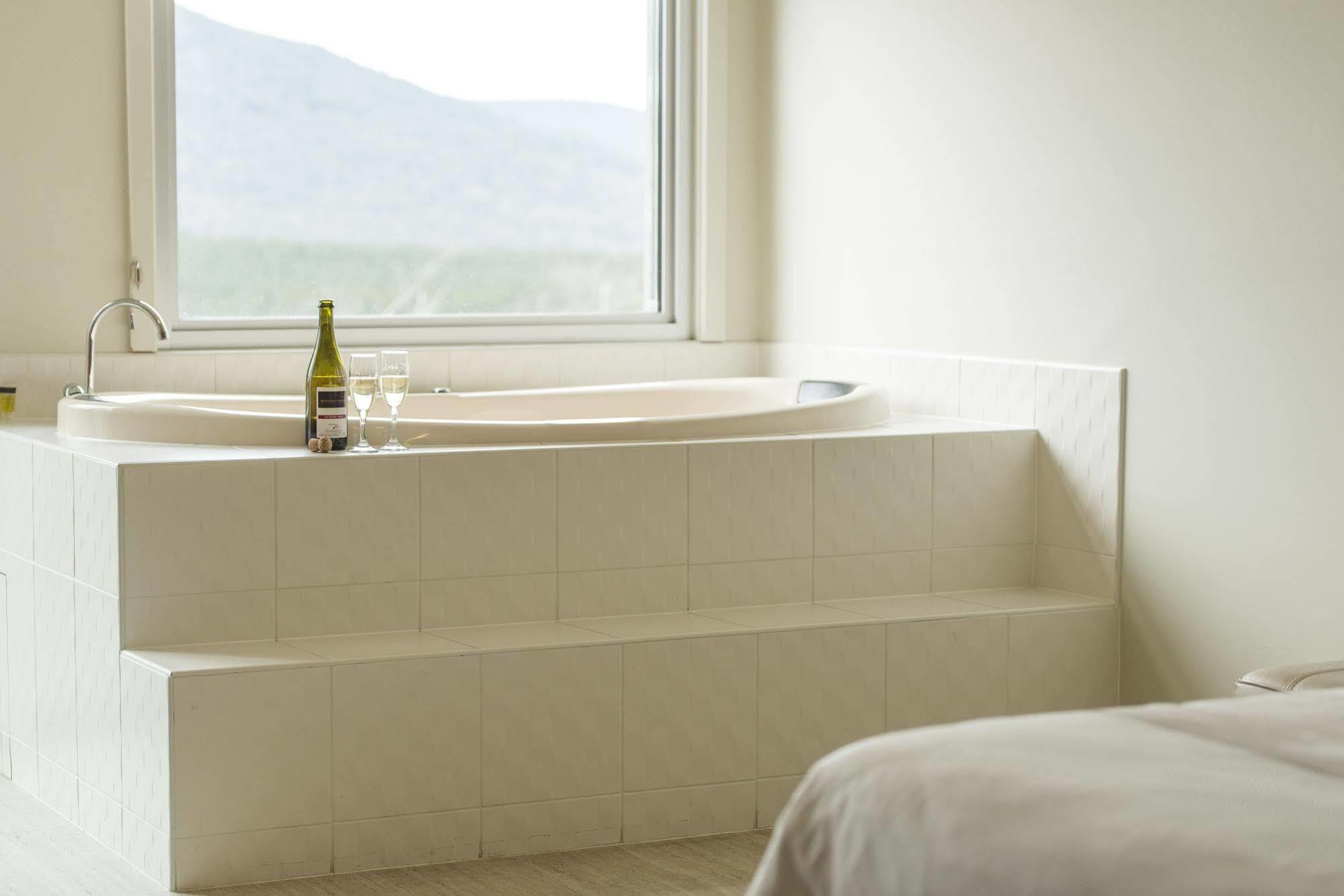 Macedon Ranges Hotel & Spa Extérieur photo